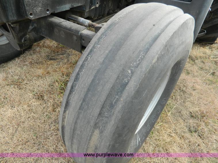 image for item G7667 2004 Massey-Ferguson 5460 tractor