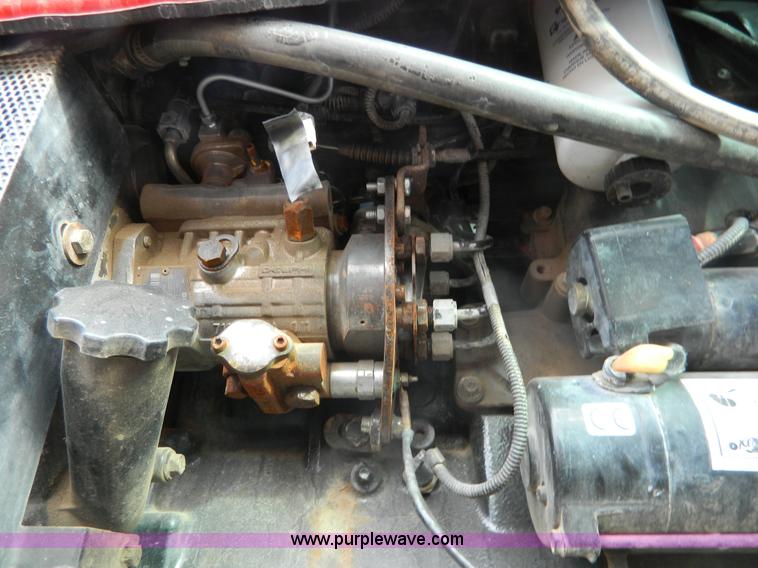 image for item G7667 2004 Massey-Ferguson 5460 tractor