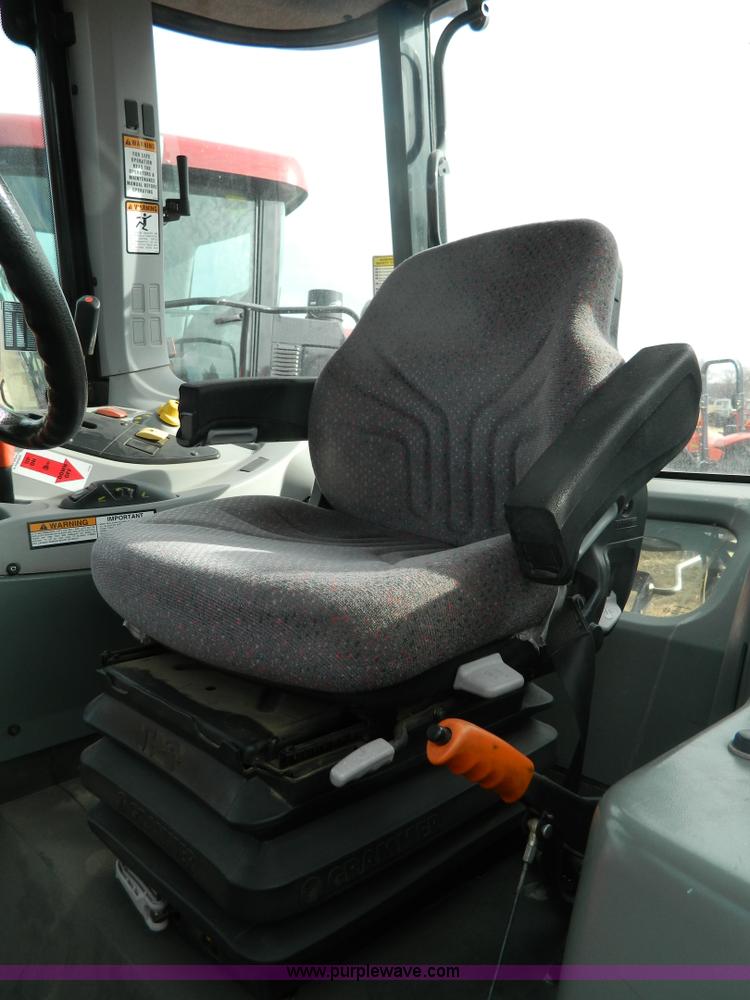 image for item G7667 2004 Massey-Ferguson 5460 tractor