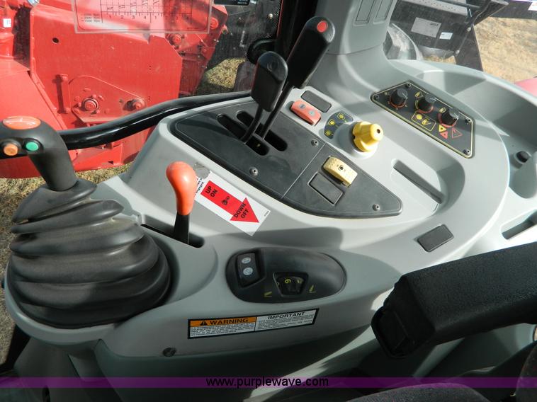 image for item G7667 2004 Massey-Ferguson 5460 tractor