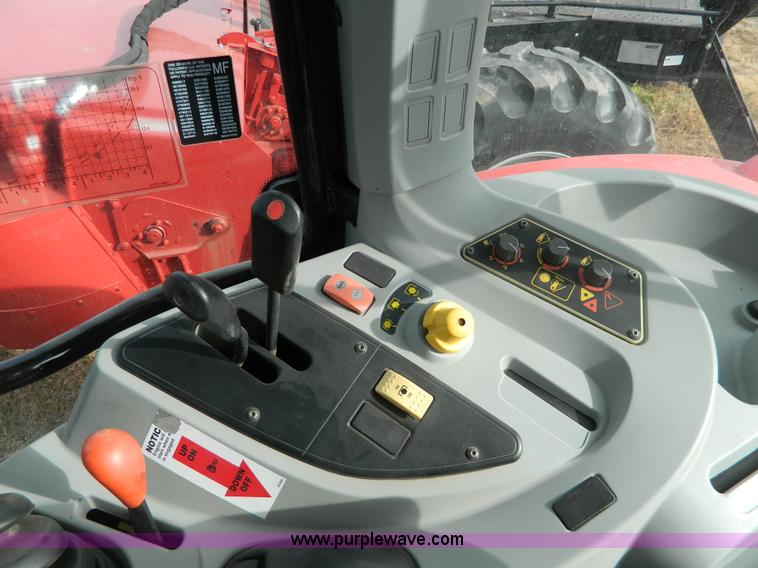 image for item G7667 2004 Massey-Ferguson 5460 tractor