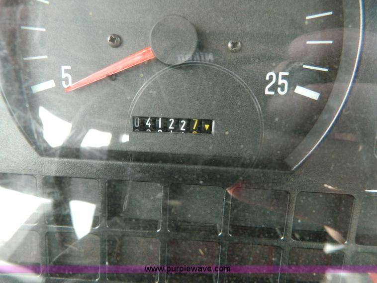 image for item G7667 2004 Massey-Ferguson 5460 tractor