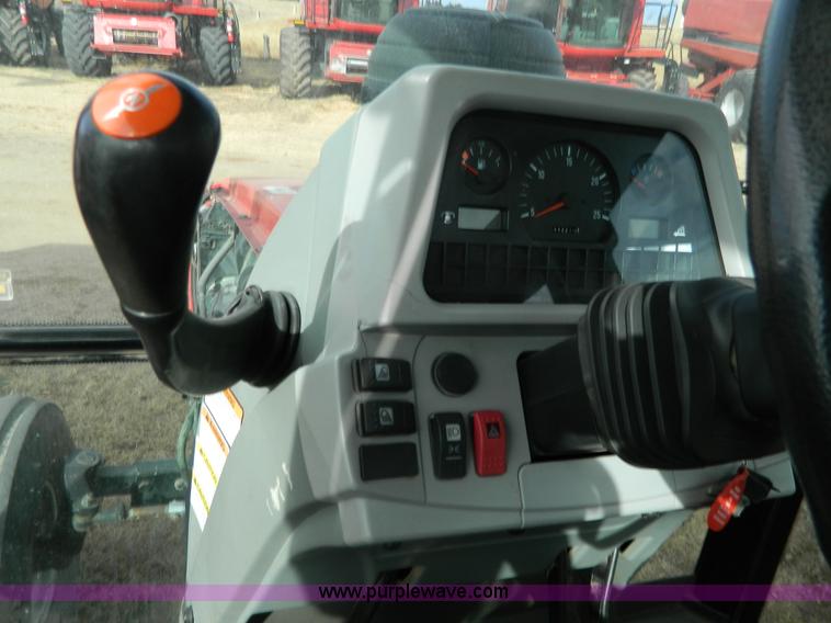 image for item G7667 2004 Massey-Ferguson 5460 tractor