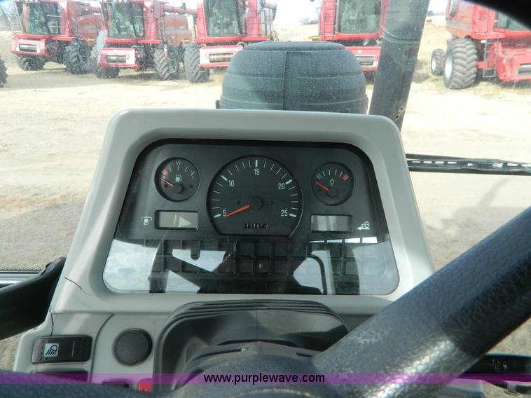 image for item G7667 2004 Massey-Ferguson 5460 tractor