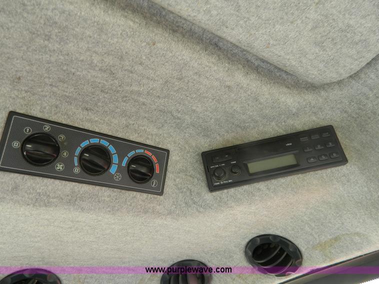 image for item G7667 2004 Massey-Ferguson 5460 tractor