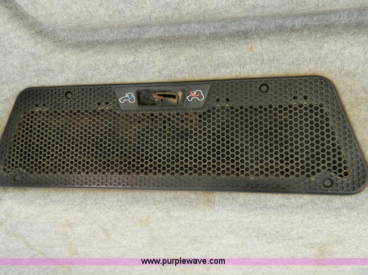 image for item G7667 2004 Massey-Ferguson 5460 tractor