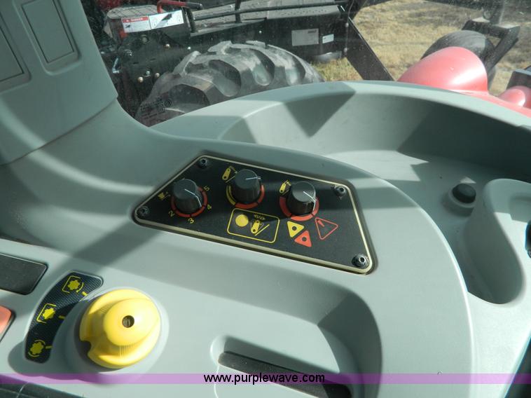 image for item G7667 2004 Massey-Ferguson 5460 tractor