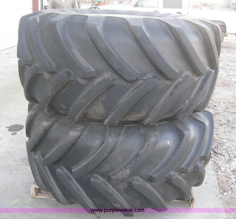 image for item M9164 (2) Michelin 580/70R26 XM27 tires