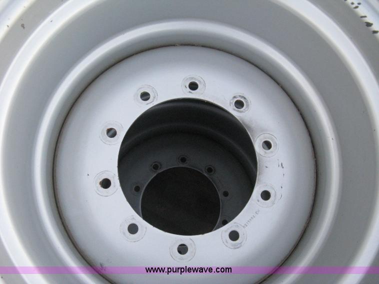 image for item M9164 (2) Michelin 580/70R26 XM27 tires