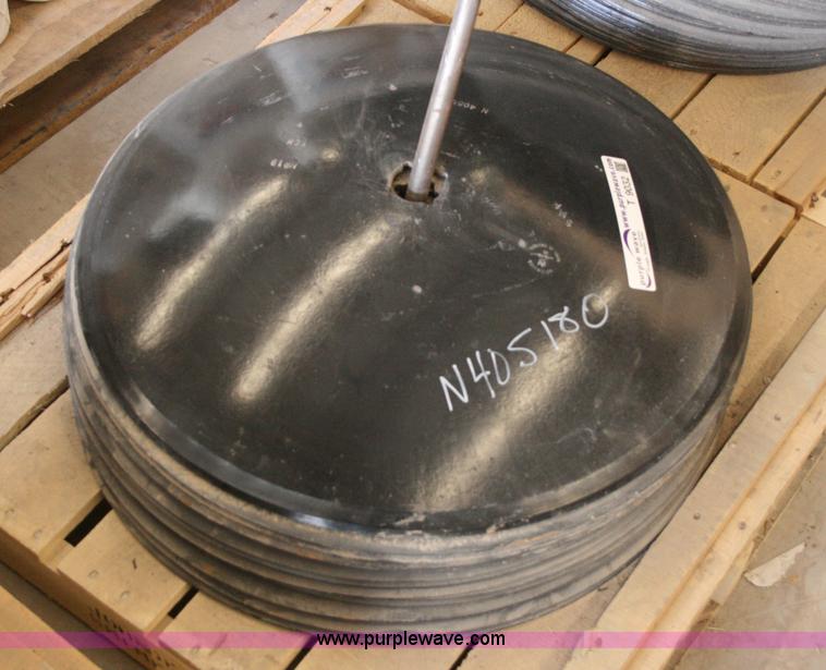 image for item T9032 Approximately 16 SMA 24" disks