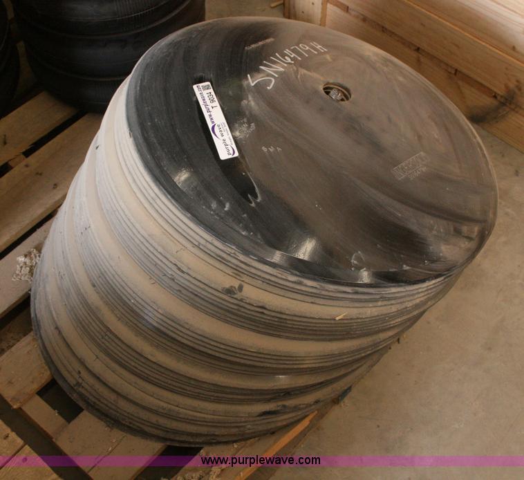 image for item T9034 Approximately 41 Ingersoll 24" disks