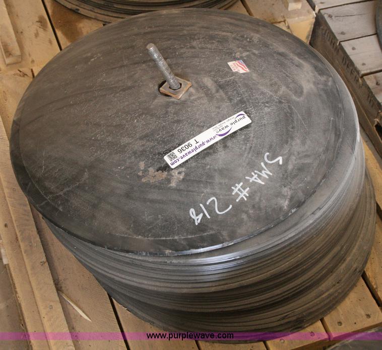 image for item T9036 Approximately 33 SMA 22" disks