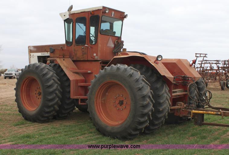 image for item V9441 International 4568 tractor