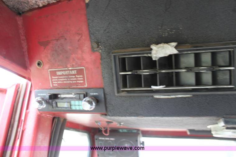 image for item V9441 International 4568 tractor