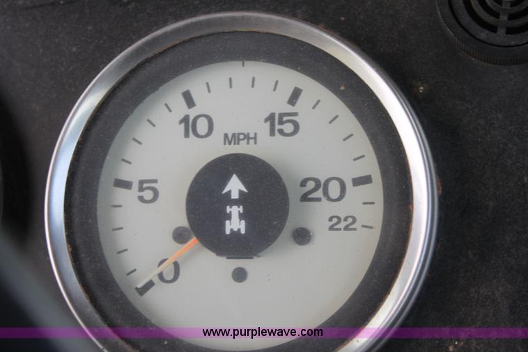 image for item V9441 International 4568 tractor