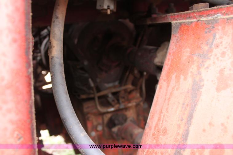 image for item V9441 International 4568 tractor