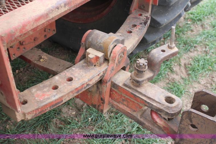 image for item V9441 International 4568 tractor