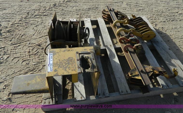 image for item Y9234 Hydraulic winch unit