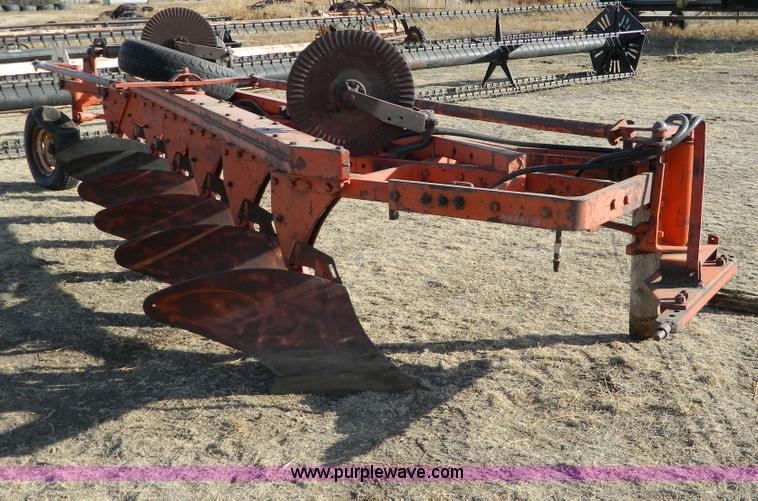 image for item Y9237 Six bottom plow