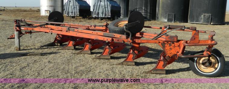 image for item Y9237 Six bottom plow
