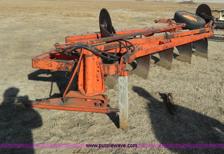 image for item Y9237 Six bottom plow