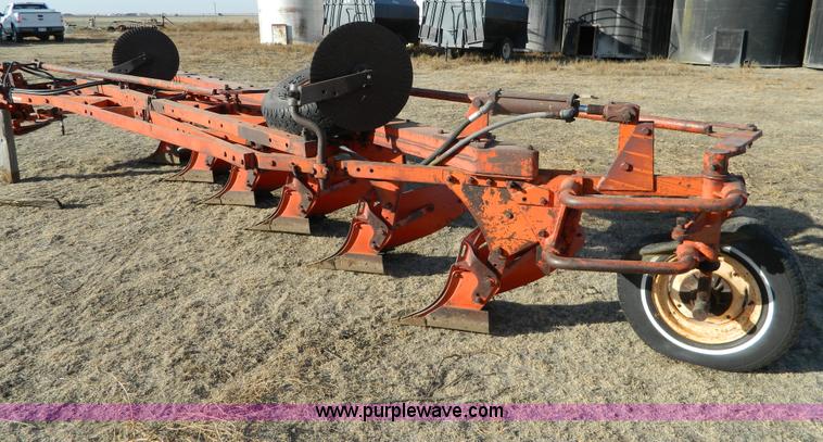image for item Y9237 Six bottom plow