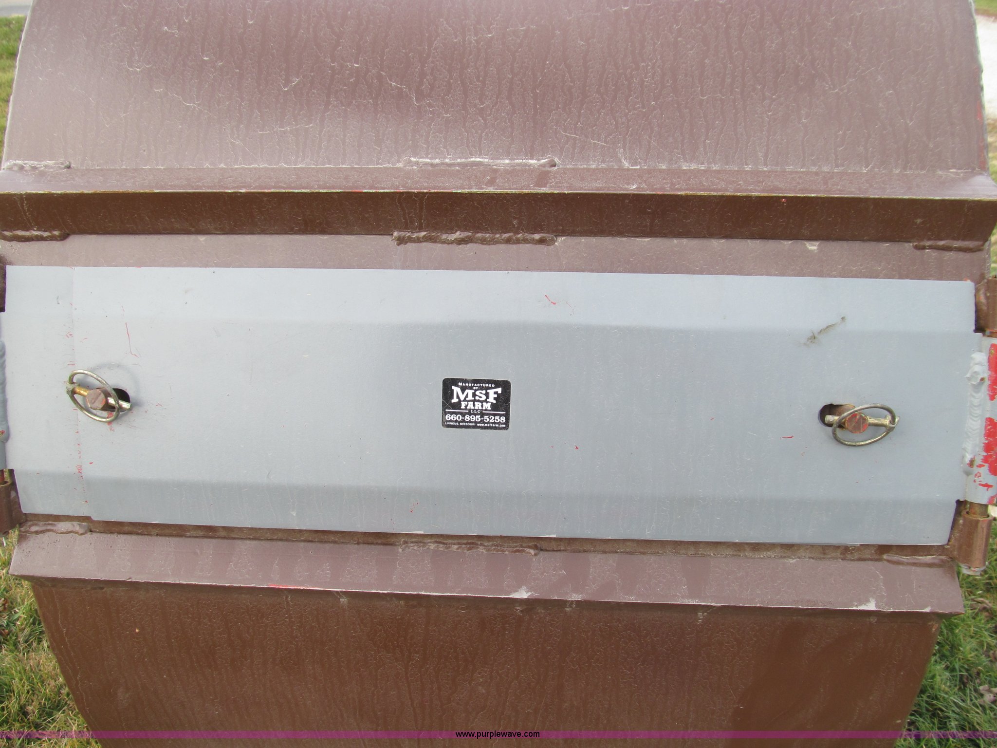 Nifty 37 feed dispenser in Linneus, MO Item E3592 sold Purple Wave