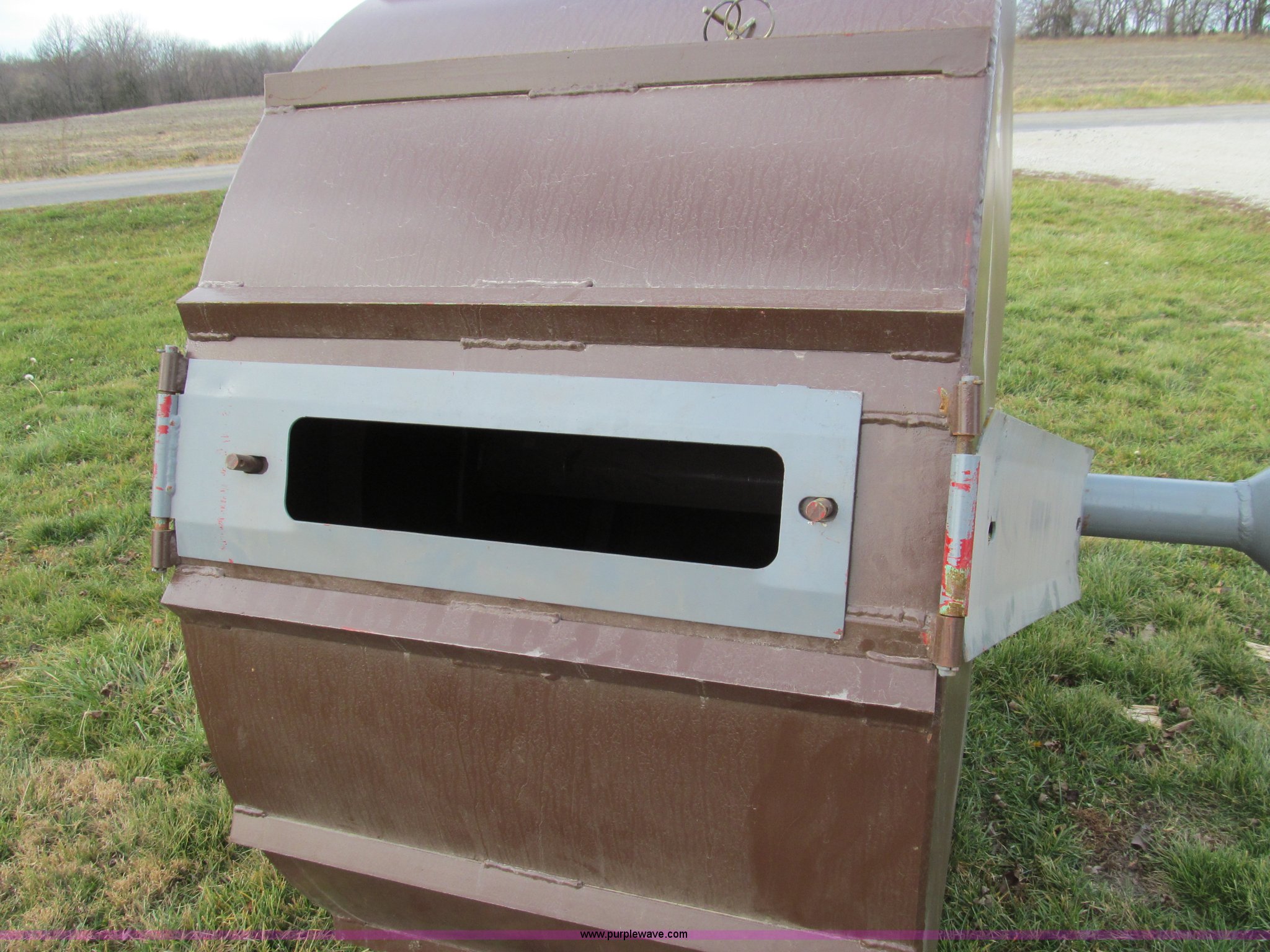 Nifty 37 feed dispenser in Linneus, MO Item E3592 sold Purple Wave