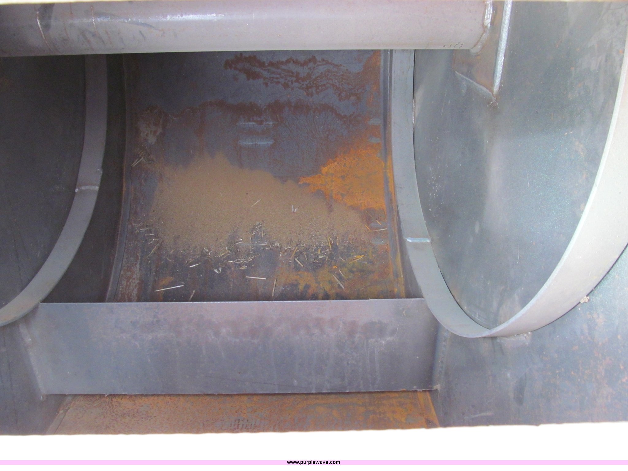 Nifty 37 feed dispenser in Linneus, MO Item E3592 sold Purple Wave