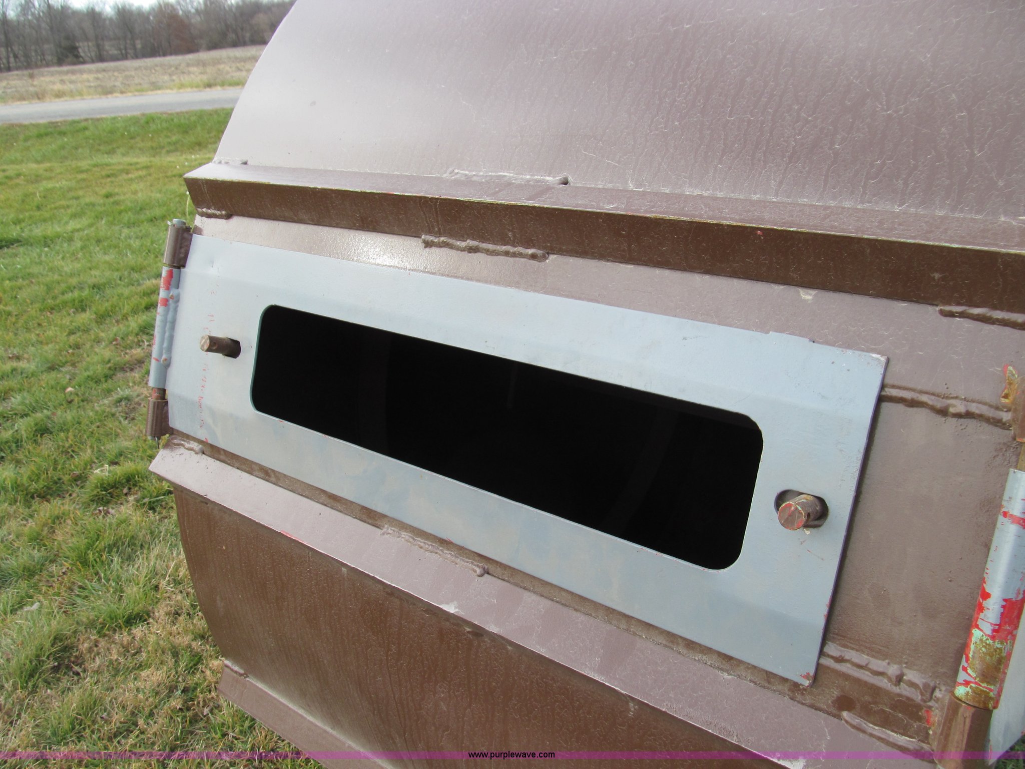 Nifty 37 feed dispenser in Linneus, MO Item E3592 sold Purple Wave