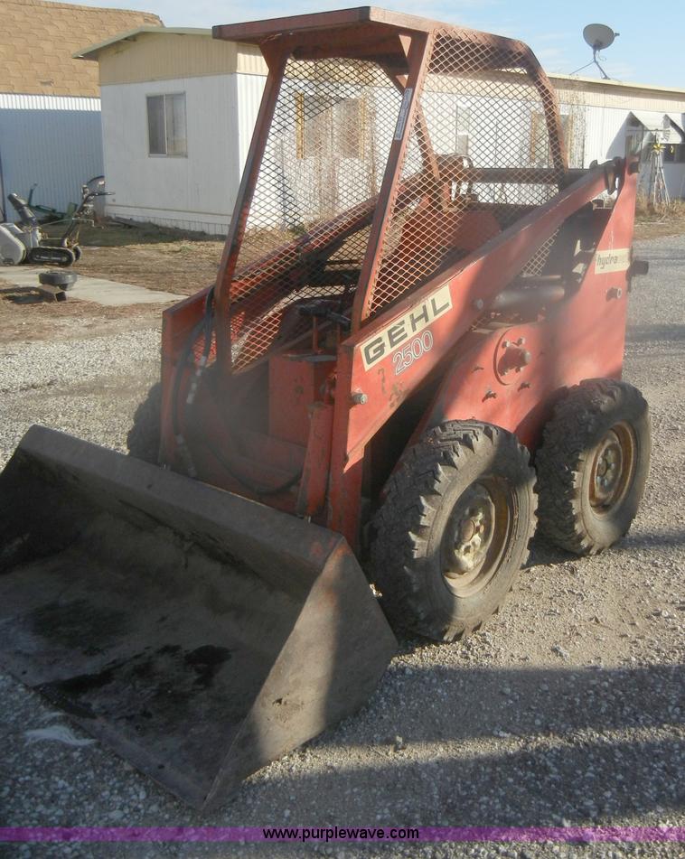 Gehl 2500 Hydro Cat skid steer in Linn, KS Item AB9917 sold Purple Wave