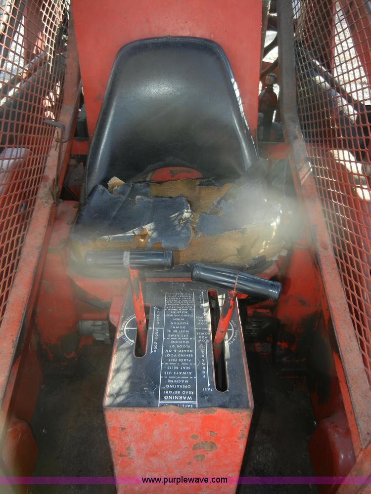 image for item AB9917 Gehl 2500 Hydro Cat skid steer