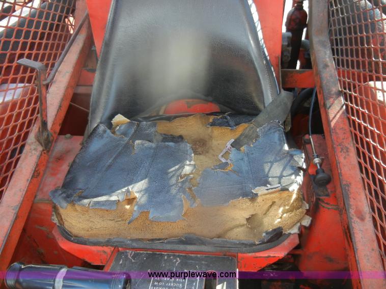 image for item AB9917 Gehl 2500 Hydro Cat skid steer