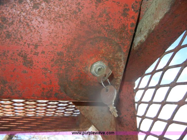 image for item AB9917 Gehl 2500 Hydro Cat skid steer