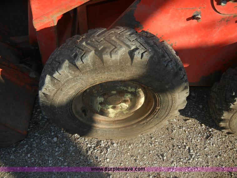 image for item AB9917 Gehl 2500 Hydro Cat skid steer