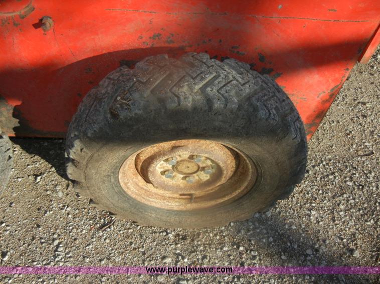 image for item AB9917 Gehl 2500 Hydro Cat skid steer