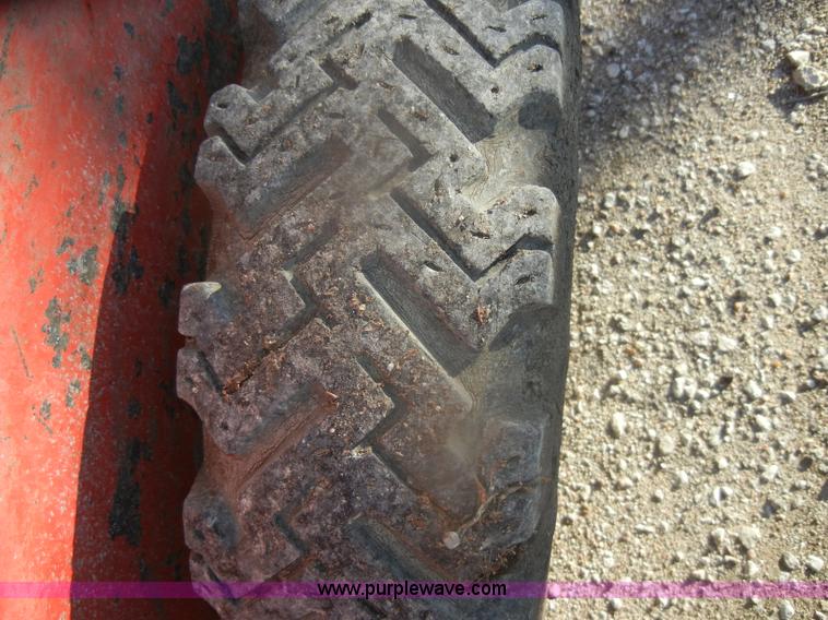 image for item AB9917 Gehl 2500 Hydro Cat skid steer