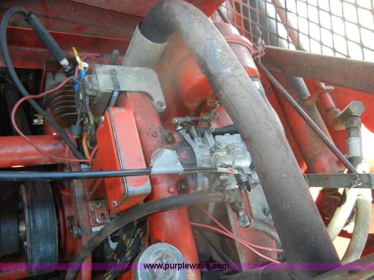 image for item AB9917 Gehl 2500 Hydro Cat skid steer