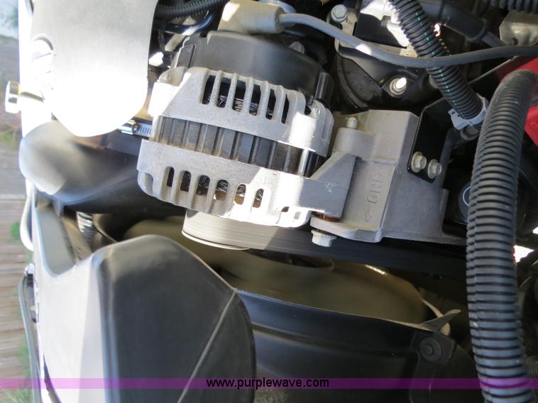 image for item B2490 2004 Chevrolet Suburban K1500 SUV