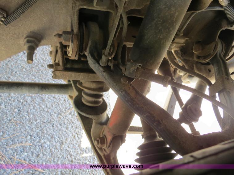 image for item B2490 2004 Chevrolet Suburban K1500 SUV