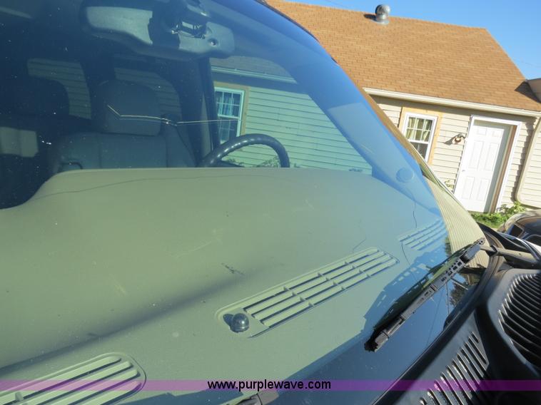 image for item B2490 2004 Chevrolet Suburban K1500 SUV