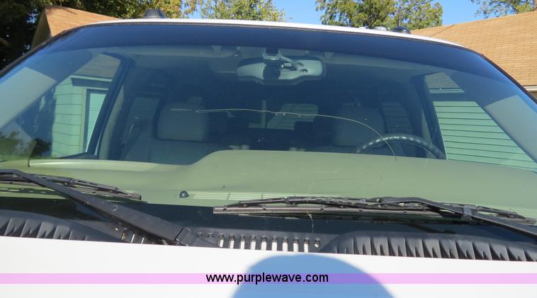 image for item B2490 2004 Chevrolet Suburban K1500 SUV