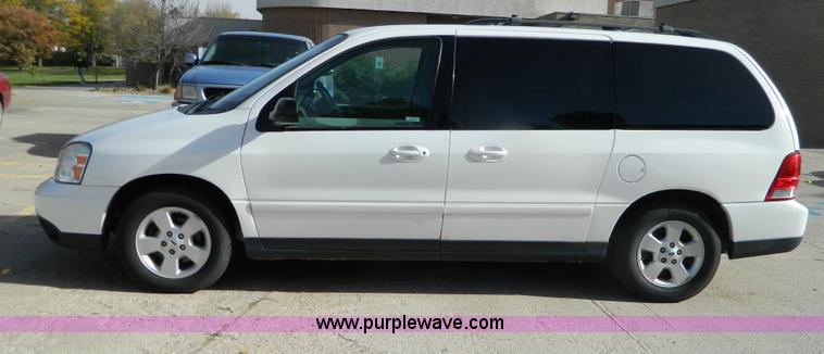 image for item B3940 2004 Ford Freestar SES minivan