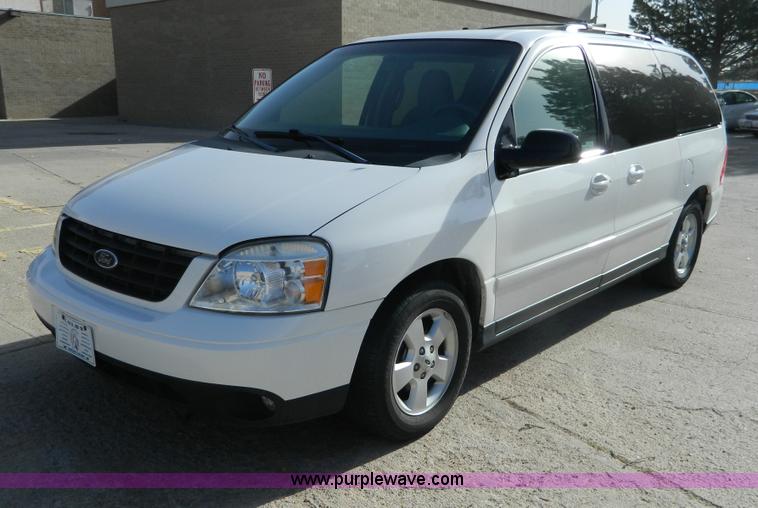 image for item B3940 2004 Ford Freestar SES minivan