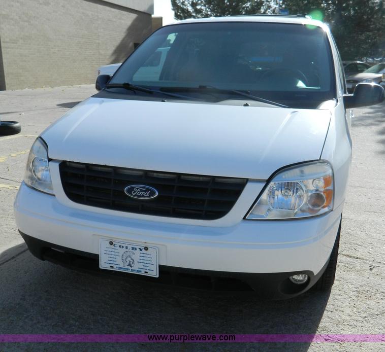 image for item B3940 2004 Ford Freestar SES minivan