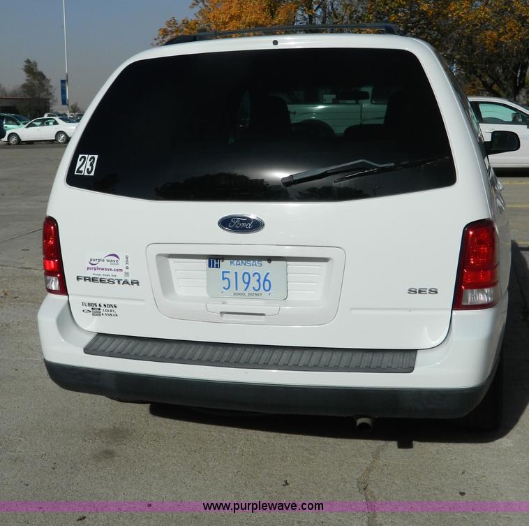 image for item B3940 2004 Ford Freestar SES minivan