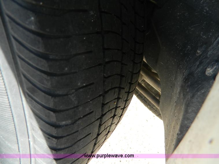 image for item B3940 2004 Ford Freestar SES minivan