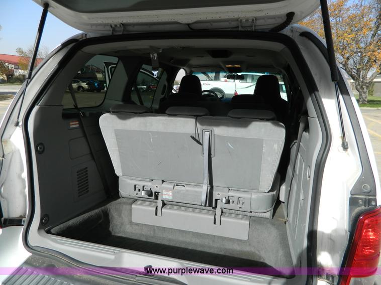 image for item B3940 2004 Ford Freestar SES minivan