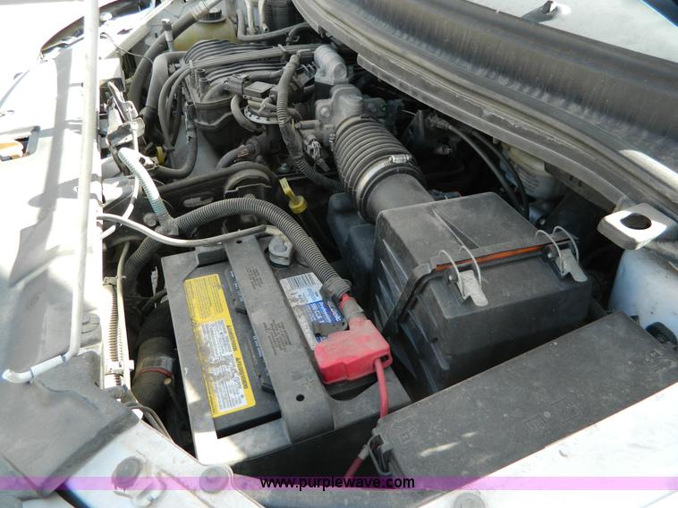 image for item B3940 2004 Ford Freestar SES minivan