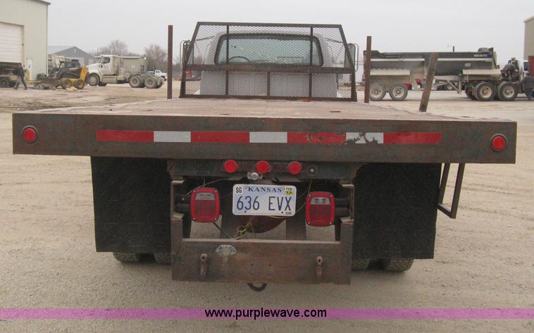 image for item B8340 1988 Ford F600 flatbed truck